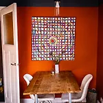Hofstad Homestay - Beach And City Stay