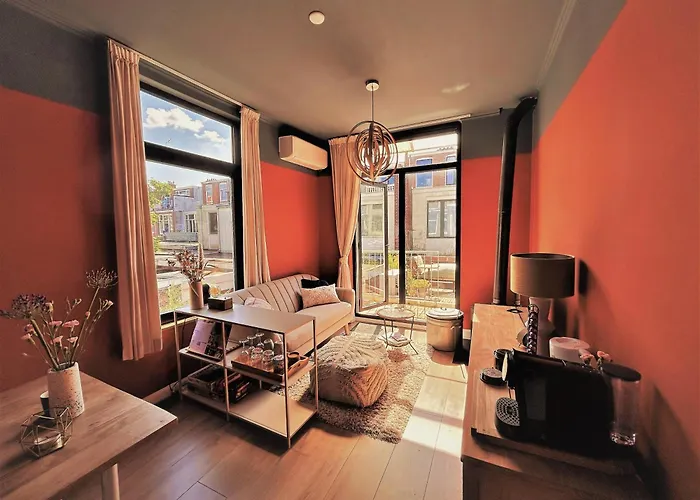 Hofstad Homestay - Beach And City Stay